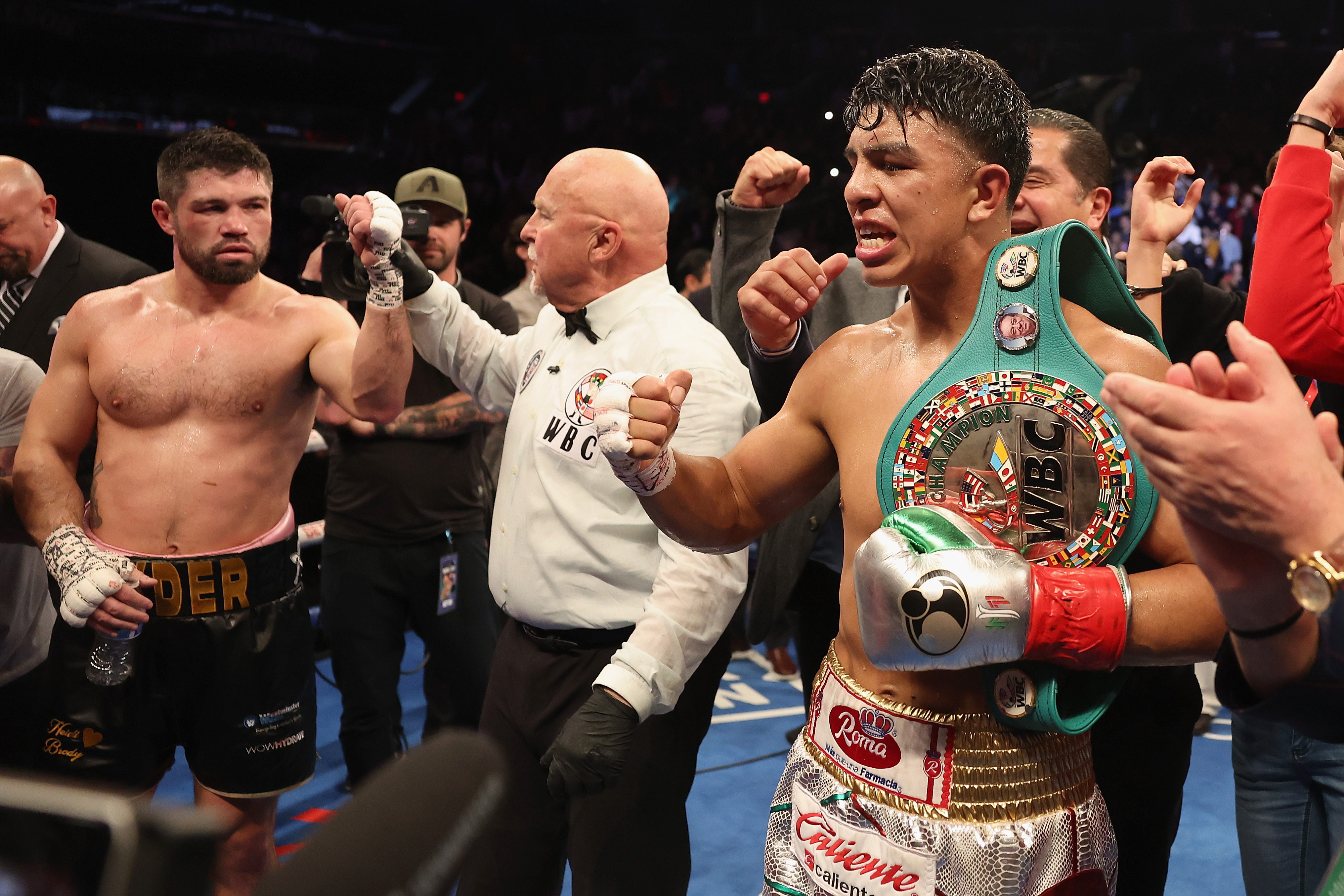 Munguia called out Canelo Alvarez