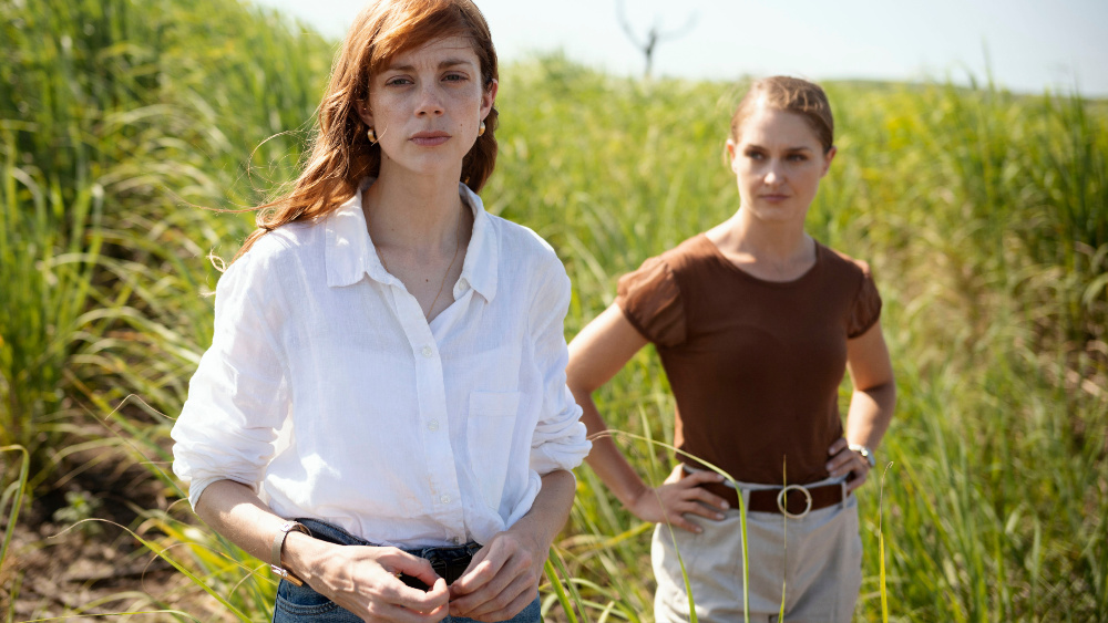 Charlotte Hope (left) and Donna Cormack-Thomson star in “Catch Me A Killer.” Courtesy of Showmax