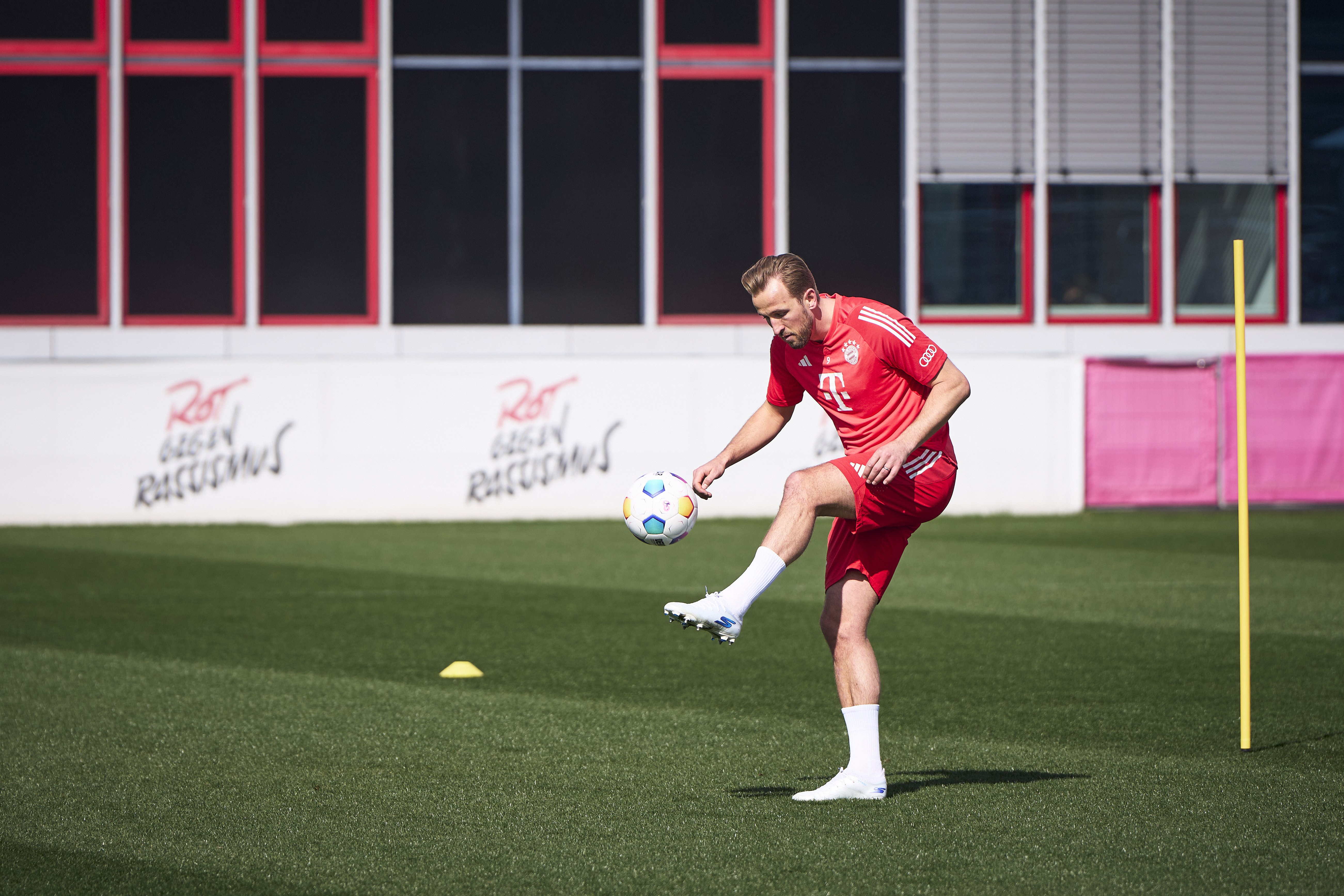 Harry Kane was pictured in Bayern training after leaving the England camp with injury